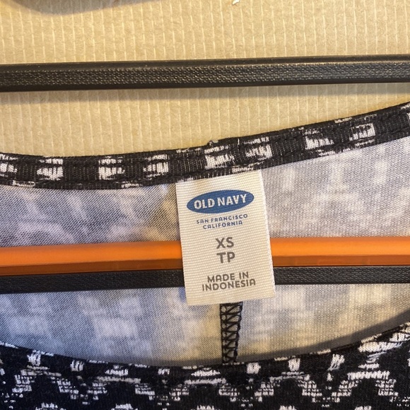 Old navy dress - Picture 2 of 3